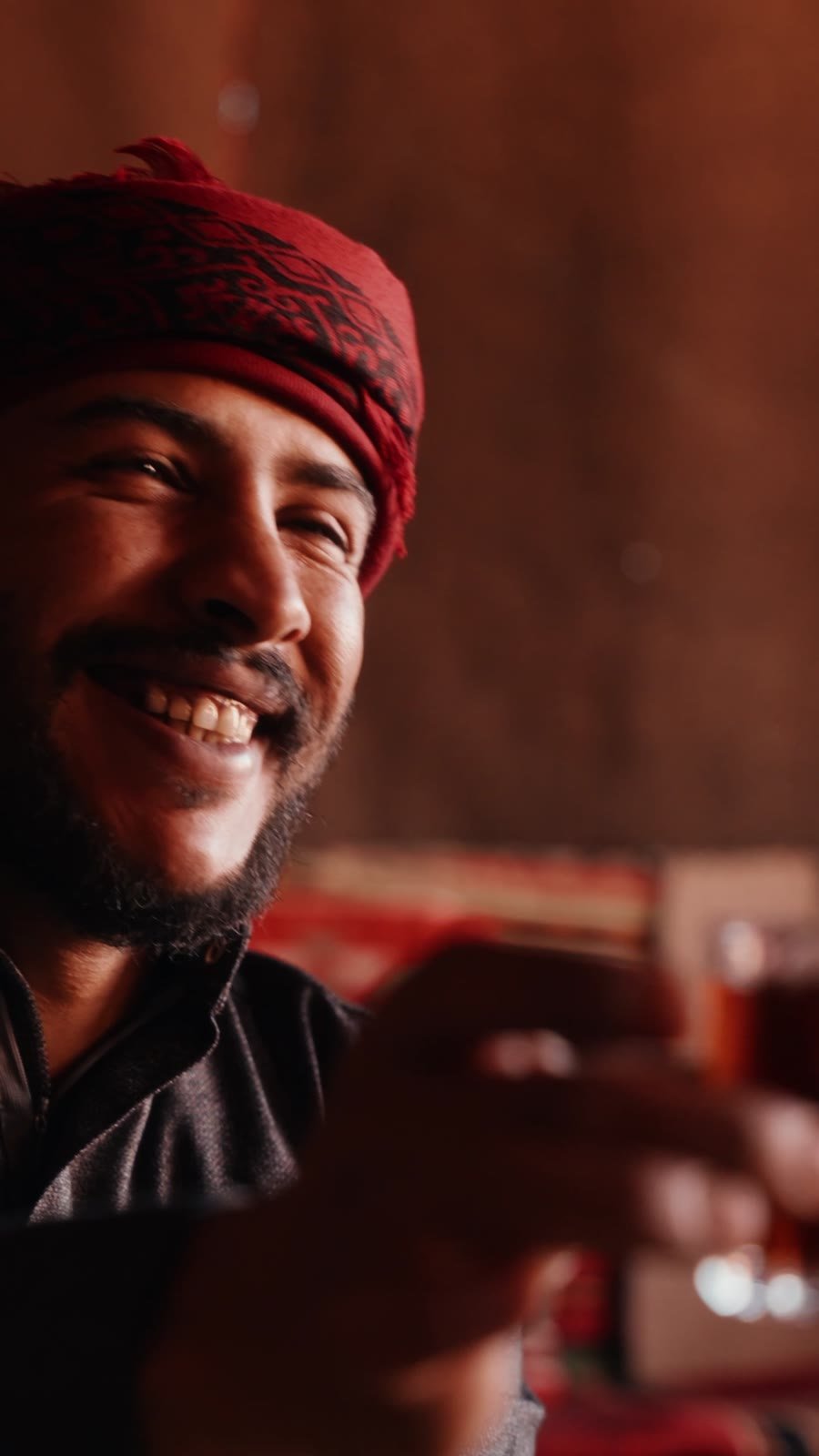 Guide bédouin souriant