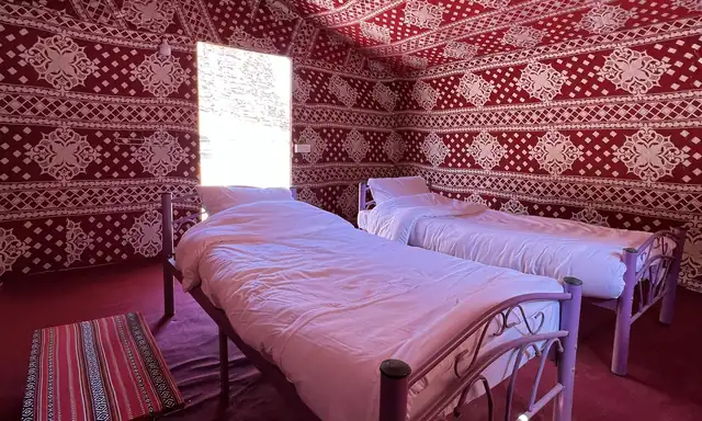 Tente bédouine avec ses lits